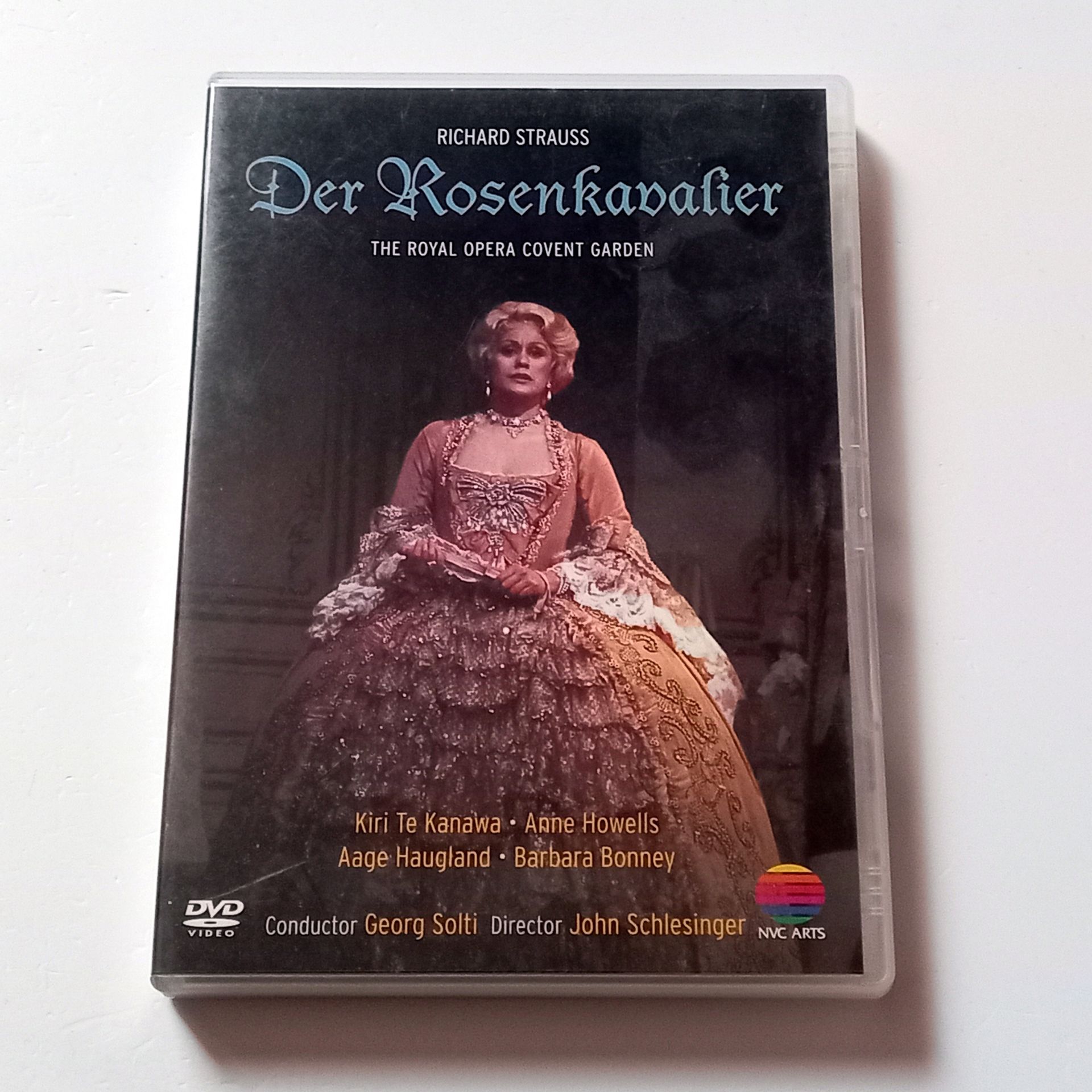 RICHARD STRAUSS - DER ROSENKAVALIER / THE KNIGHT OF THE ROSE - KIRI TE KANAWA, ANNE HOWELLS - THE ROYAL OPERA CHORUS AND ORCHESTRA, KOND.: GEORG SOLTI  - DVD 2.EL