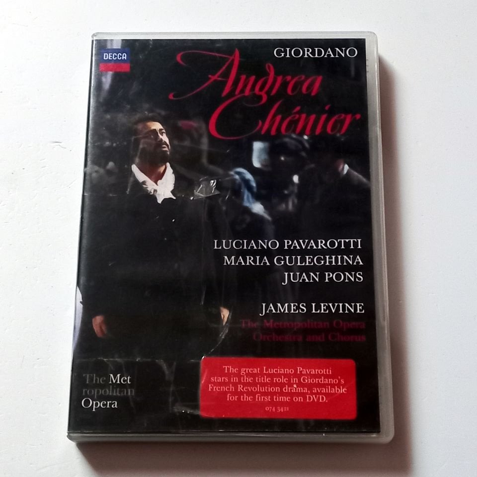UMBERTO GIORDANO - ANDREA CHENIER - LUCIANO PAVAROTTI, MARIA GULEGHINA - THE METROPOLITAN OPERA ORCHESTRA AND CHORUS, KOND.: JAMES LEVINE  - DVD 2.EL