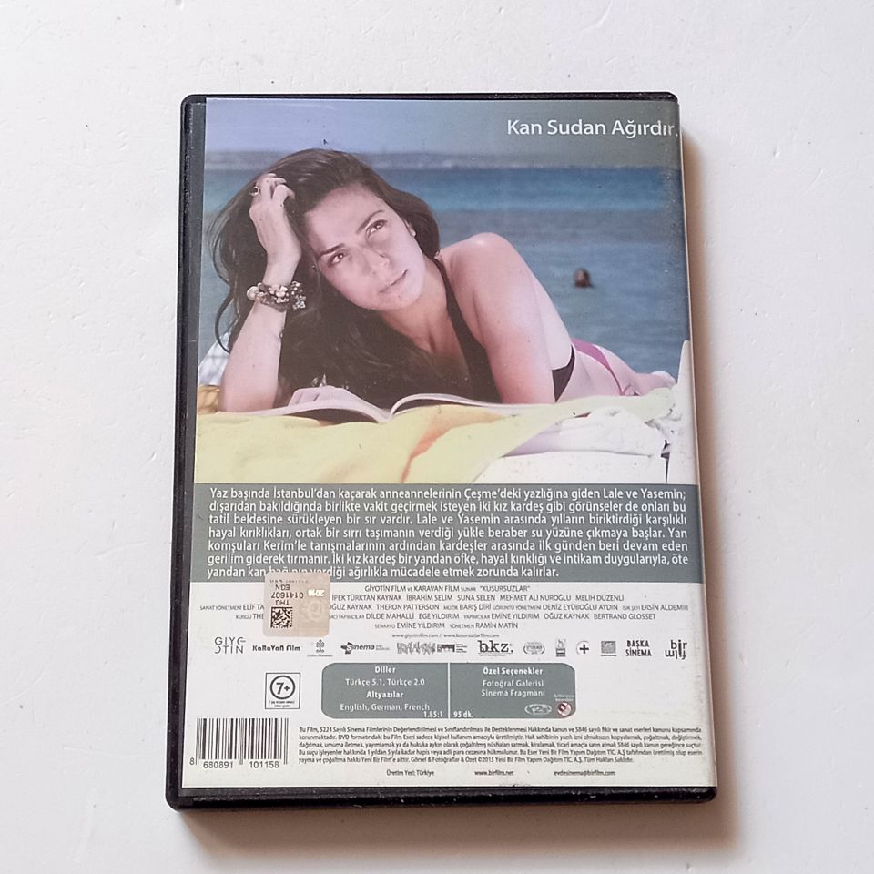 KUSURSUZLAR - ESRA BEZEN BİLGİN, İPEK TÜRKTAN - YÖN.: RAMİN MATİN - DVD 2.EL