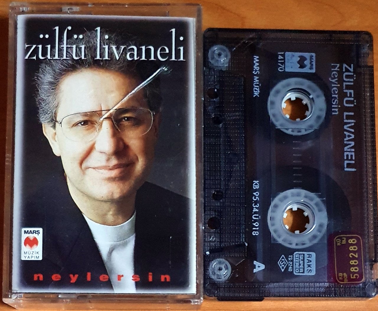 ZÜLFÜ LİVANELİ - NEYLERSİN (1995) - KASET 2.EL