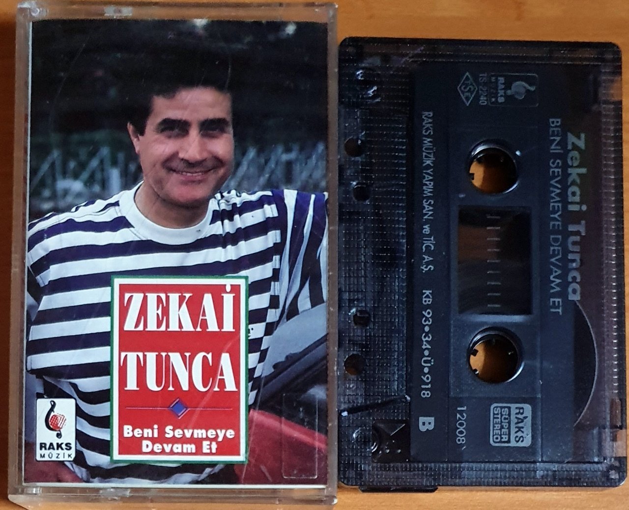 ZEKAİ TUNCA - BENİ SEVMEYE DEVAM ET (1993) - KASET 2.EL