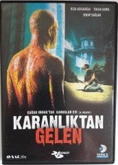 KARANLIKTAN GELEN (KABUSLAR EVİ 6.HİKAYE) - RIZA KOCAOĞLU - TOLGA KAREL - SERAP SAĞLAR - ÇAĞAN IRMAK - DVD 2.EL