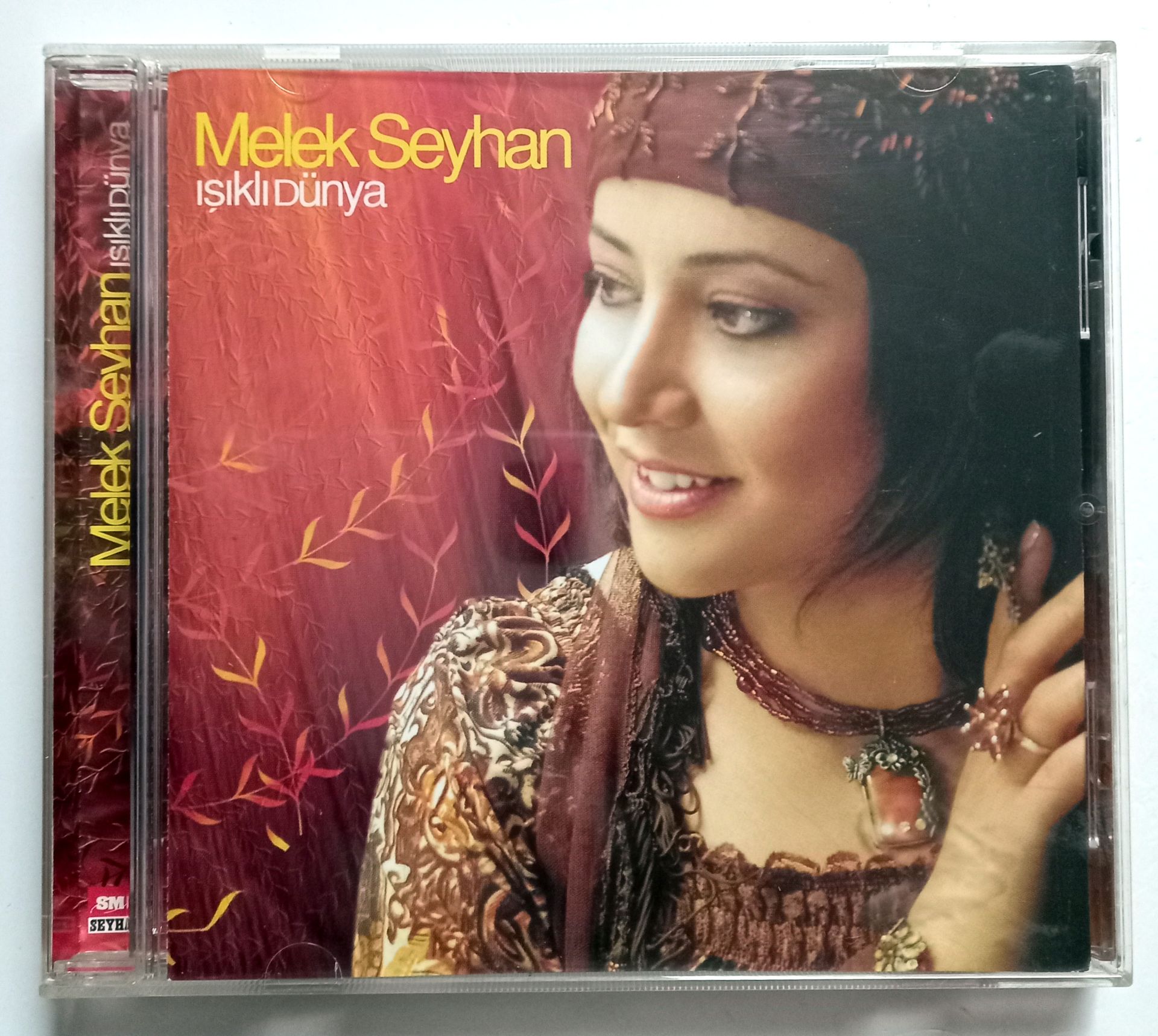 MELEK SEYHAN - IŞIKLI DÜNYA (2005) - CD 2.EL