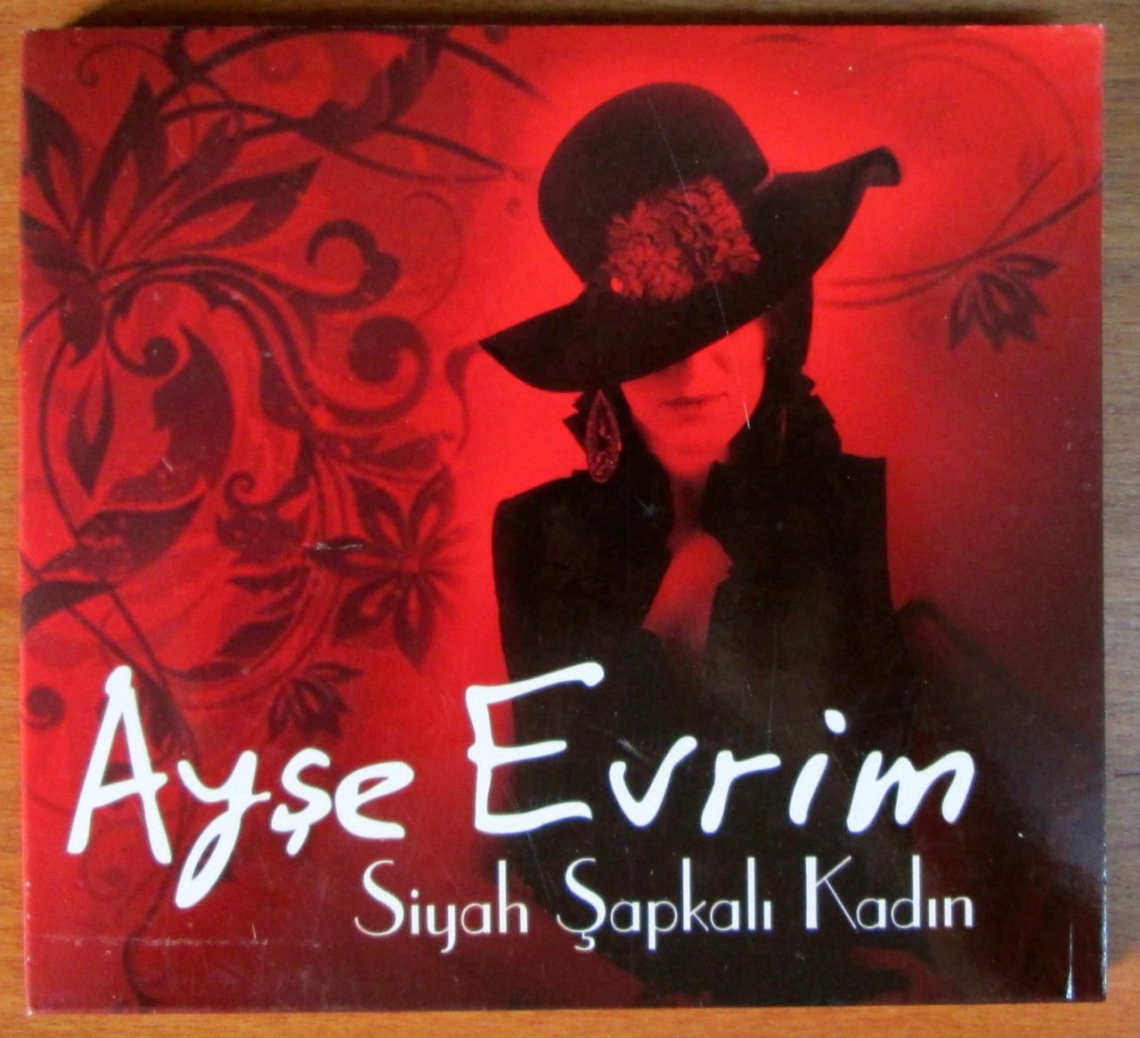 AYŞE EVRİM - SİYAH ŞAPKALI KADIN (2012) - CD 2.EL