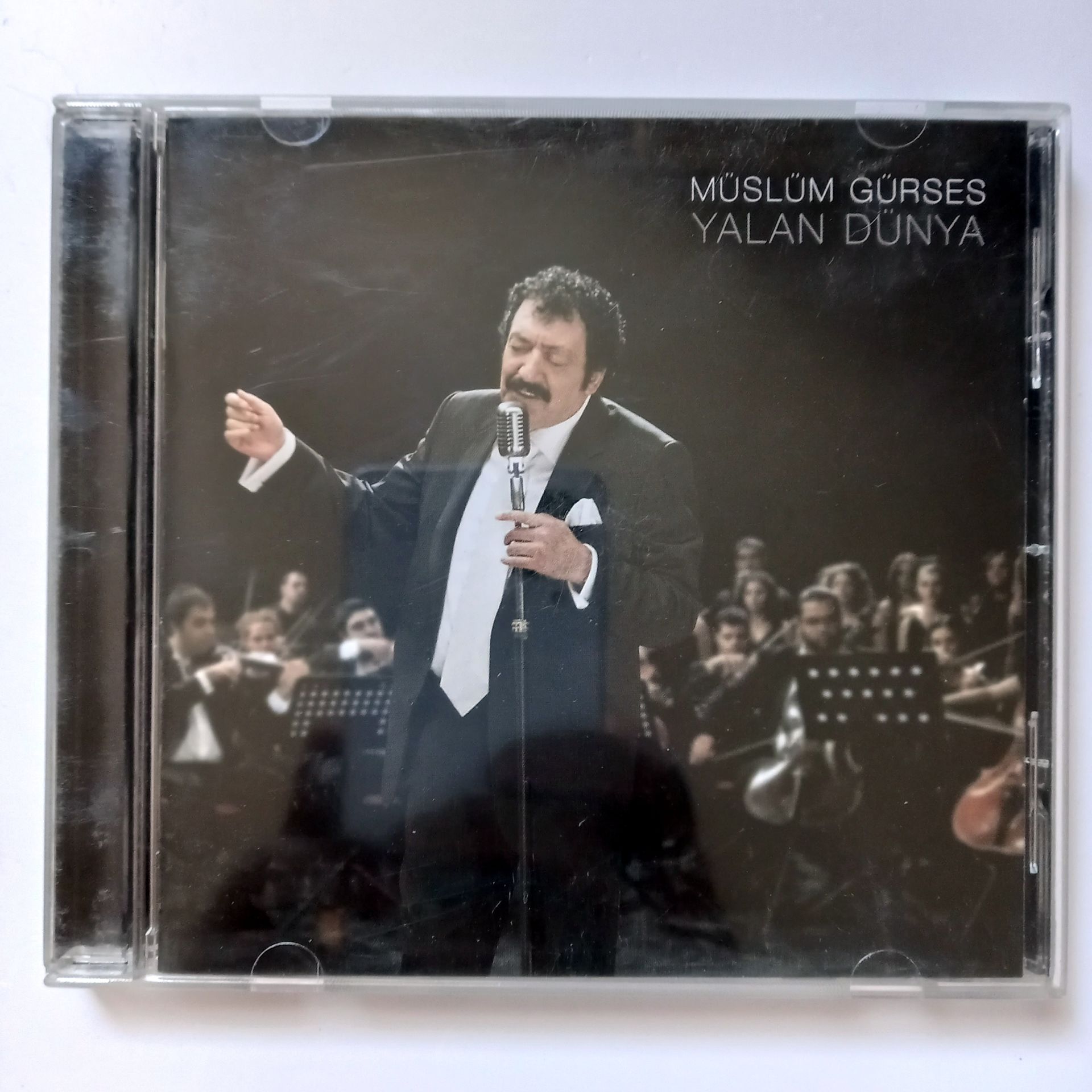 MÜSLÜM GÜRSES – YALAN DÜNYA (2010) - CD  2.EL