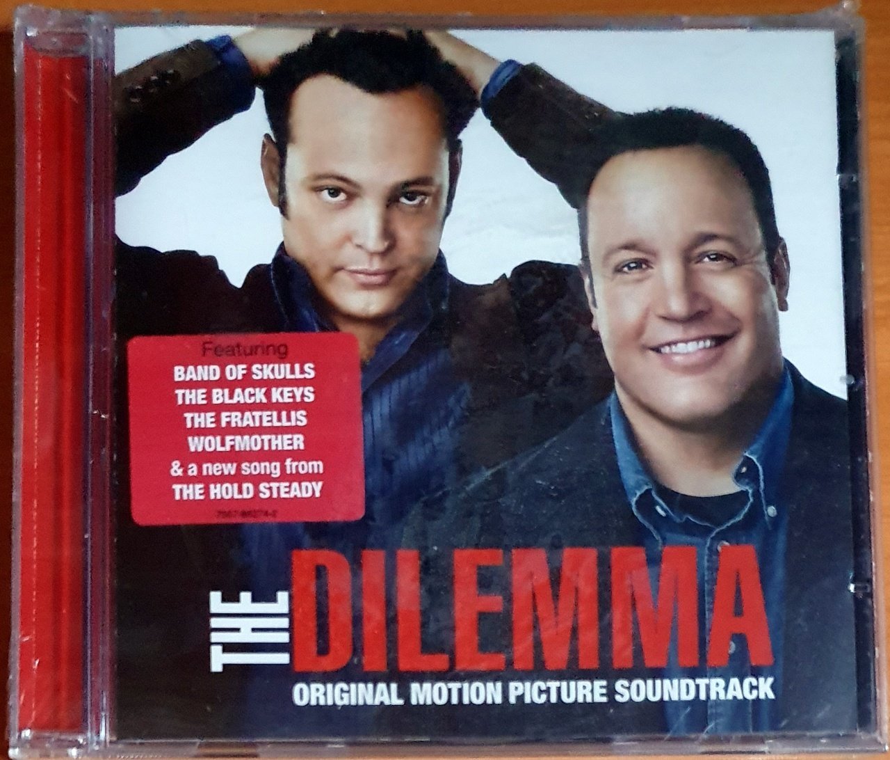 THE DILEMMA SOUNDTRACK / BAND OF SKULLS, KISS, THE BLACK KEYS, WOLFMOTHER, THE BAND, RAY CHARLES (2010) - CD SIFIR