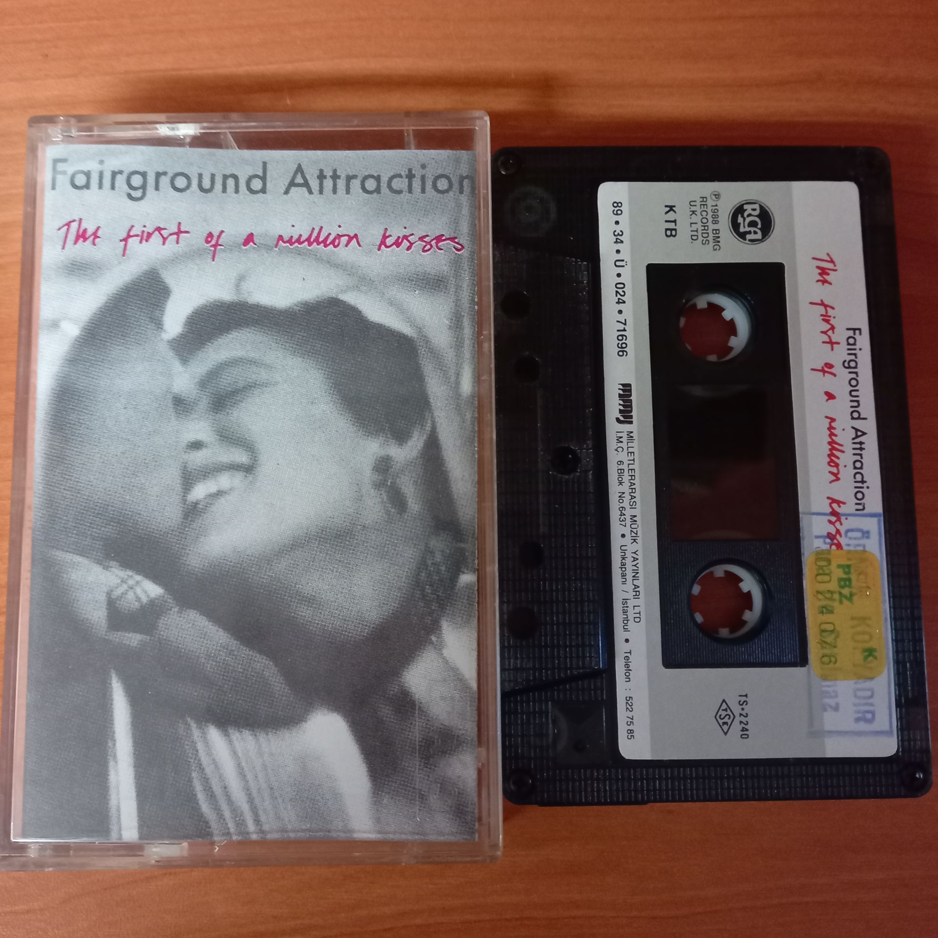 FAIRGROUND ATTRACTION - THE FIRST OF A MILLION KISSES (1989) - KASET 2.EL