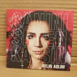 AYLİN ASLIM - CANINI SEVEN KAÇSIN (2009) - CD KİŞİYE İMZALI 2.EL
