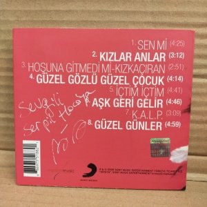 AYLİN ASLIM - CANINI SEVEN KAÇSIN (2009) - CD KİŞİYE İMZALI 2.EL