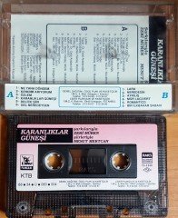 KARANLIKLAR GÜNEŞİ / ŞİİRLERİYLE MESUT ERCAN, ŞARKILARIYLA ZEKİ MÜREN (1988) LİDER KASET 2.EL