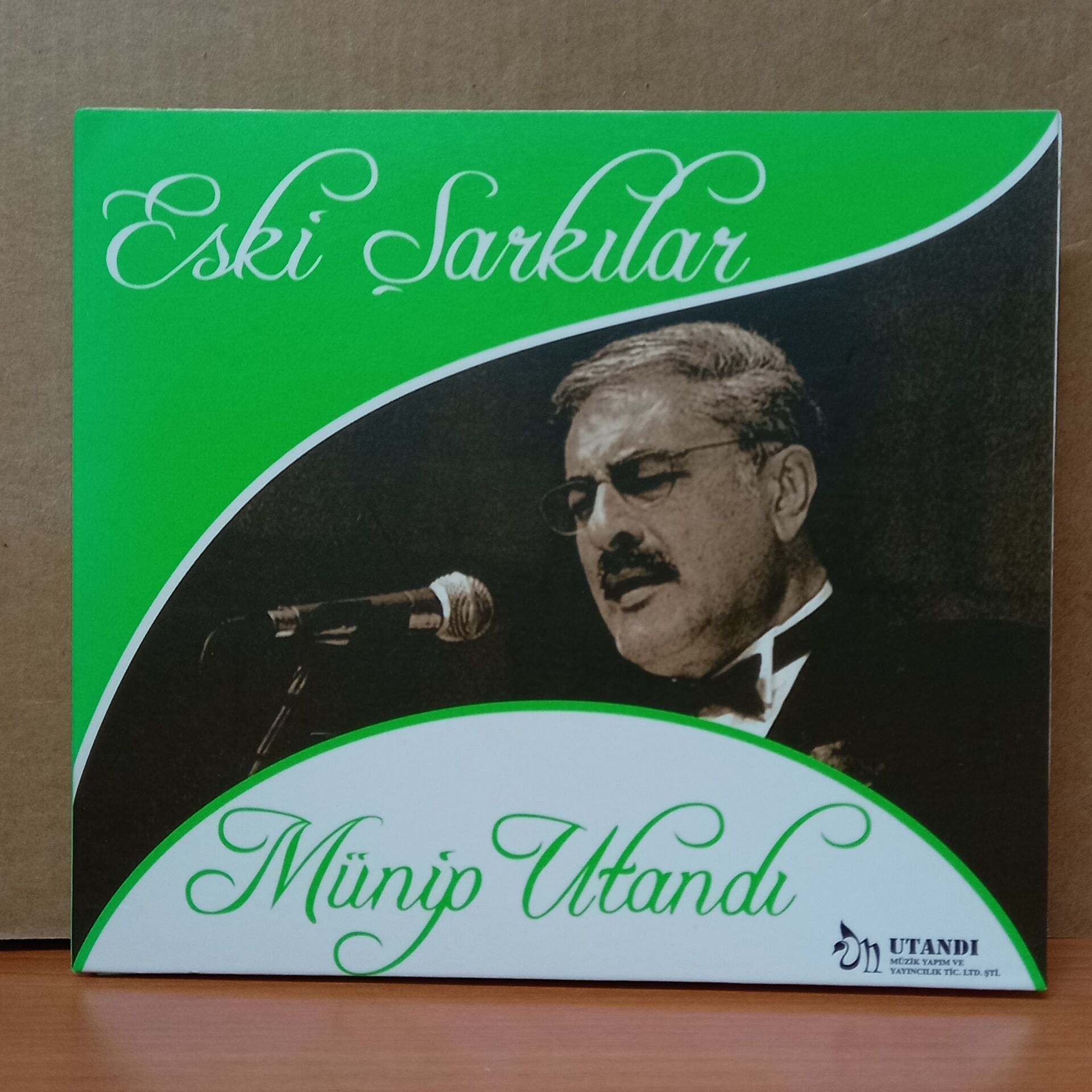 MÜNİP UTANDI - ESKİ ŞARKILAR - CD 2.EL