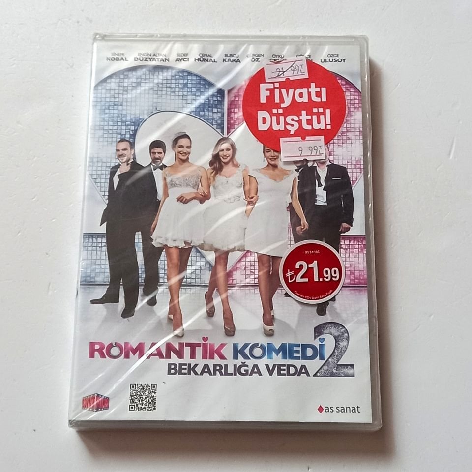 ROMANTİK KOMEDİ 2 BEKARLIĞA VEDA - SİNEM KOBAL, ENGİN ALTAN DÜZYATAN, SEDEF AVCI - YÖN.: EROL ÖZLEVİ - DVD AMBALAJINDA SIFIR