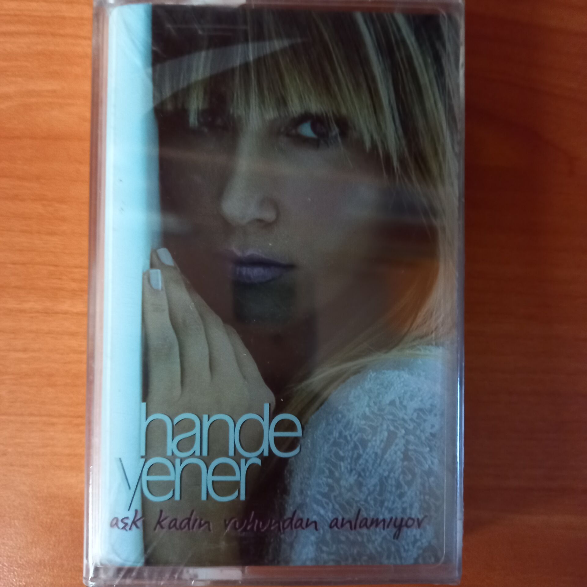HANDE YENER - AŞK KADIN RUHUNDAN ANLAMIYOR (2004) - KASET SIFIR
