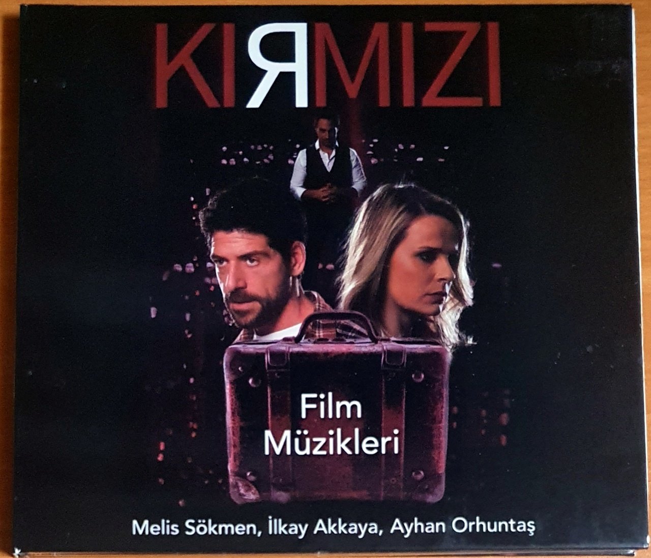 KIRMIZI FİLM MÜZİKLERİ / MELİS SÖKMEN, İLKAY AKKAYA, AYHAN ORHUNTAŞ (2015) - CD 2.EL