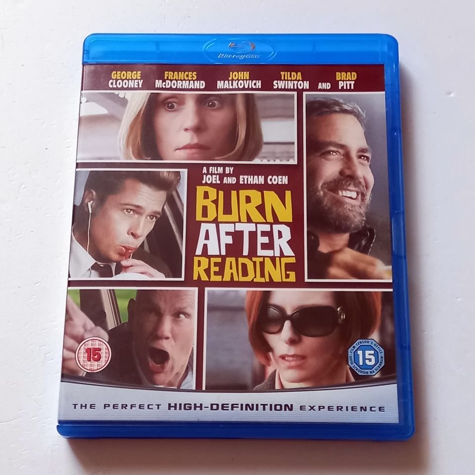 BURN AFTER READING - GEORGE CLOONEY, FRANCES MCDORMAND, JOHN MALKOVICH - YÖN.: JOEL COEN & ETHAN COEN - BLU-RAY REGION FREE 2.EL TÜRKÇE ALTYAZI YOKTUR