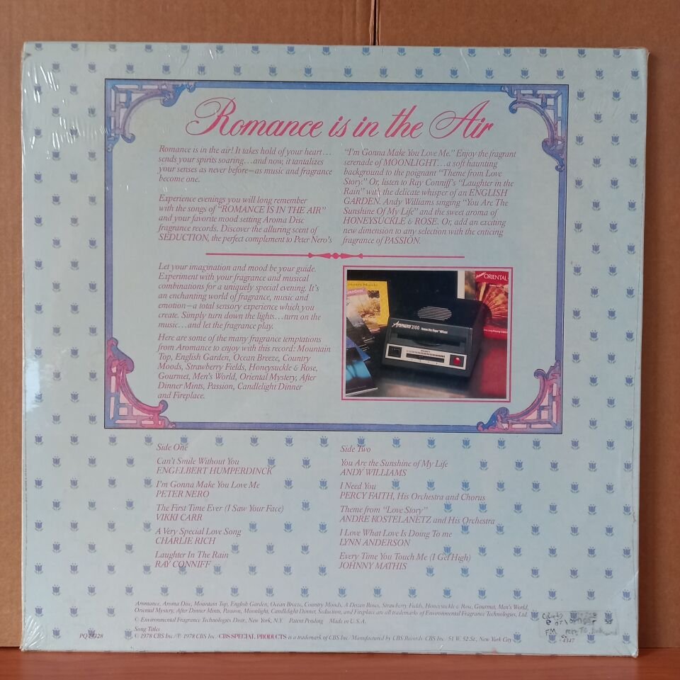 AROMANCE™ AROMA DISC™ PRESENTS ROMANCE IS IN THE AIR / VIKKI CARR, RAY CONNIFF, PETER NERO, CHARLIE RICH, ANDY WILLIAMS, JOHNNY MATHIS (1978) - LP DÖNEM BASKISI SIFIR PLAK