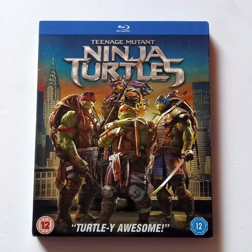 TEENAGE MUTANT NINJA TURTLES - YÖN.: JONATHAN LIEBESMAN  - BLU-RAY SLIPCASE 2.EL REGION FREE TÜRKÇE ALTYAZI YOKTUR