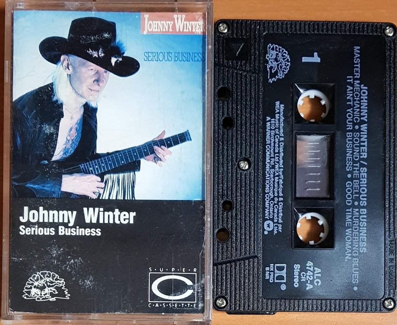 JOHNNY WINTER - SERIOUS BUSINESS (1985) MADE IN AMERICA / ALLIGATOR RECORDS KASET 2.EL