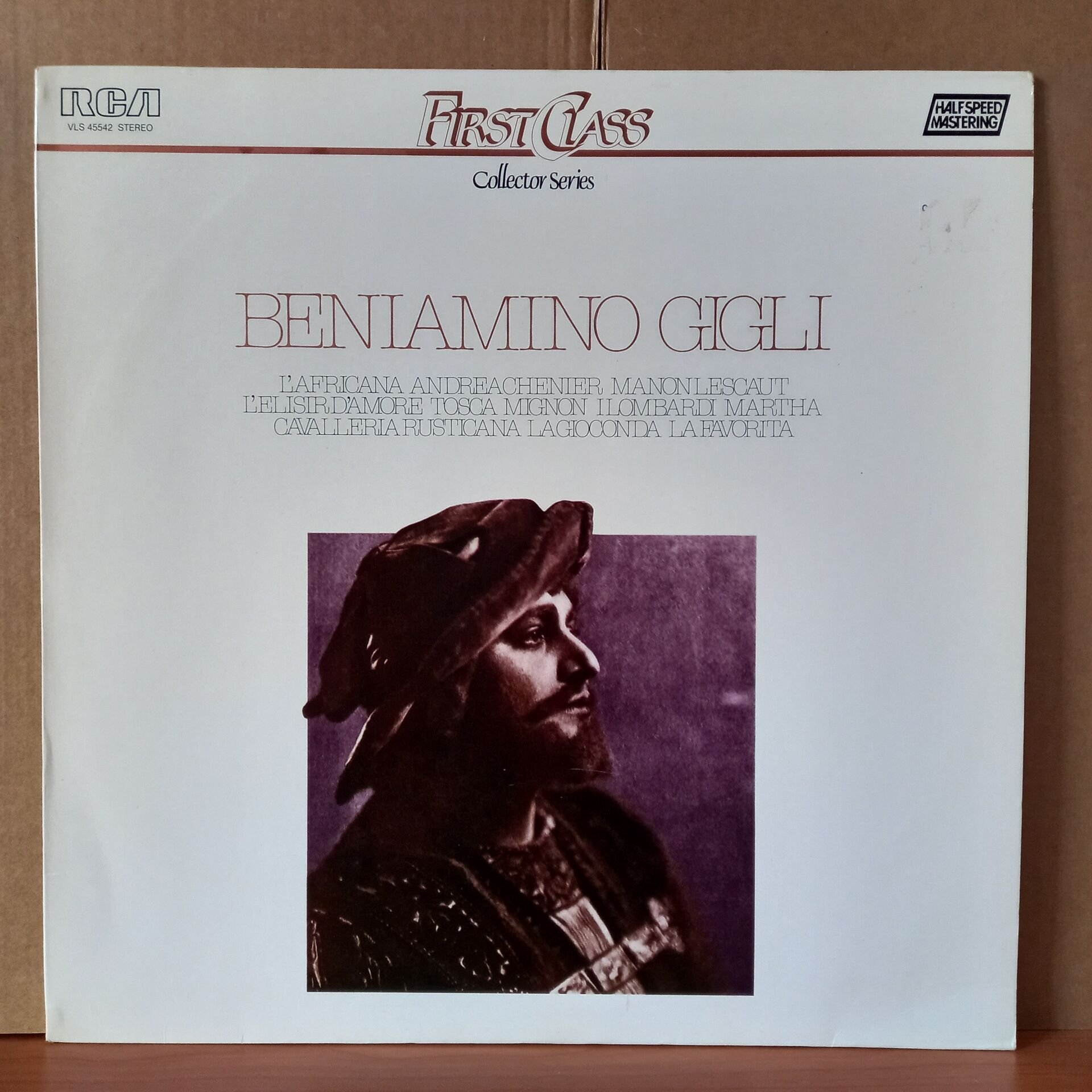 BENIAMINO GIGLI / L'AFRICANA, ANDREA CHENIER, MANON LESCAUT, L'ELISIR D'AMORE, TOSCA, MIGNON, I LOMBARDI, MARTHA, CAVALLERIA RUSTICANA, LA GIOCONDA, LA FAVORITA (1983) - LP 2.EL PLAK