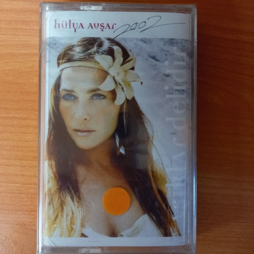 HÜLYA AVŞAR - AŞIKLAR DELİDİR (2002) - KASET SIFIR