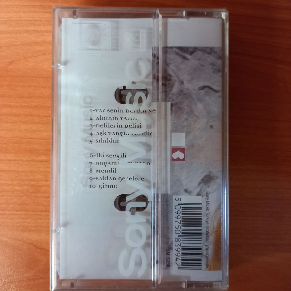 HÜLYA AVŞAR - AŞIKLAR DELİDİR (2002) - KASET SIFIR