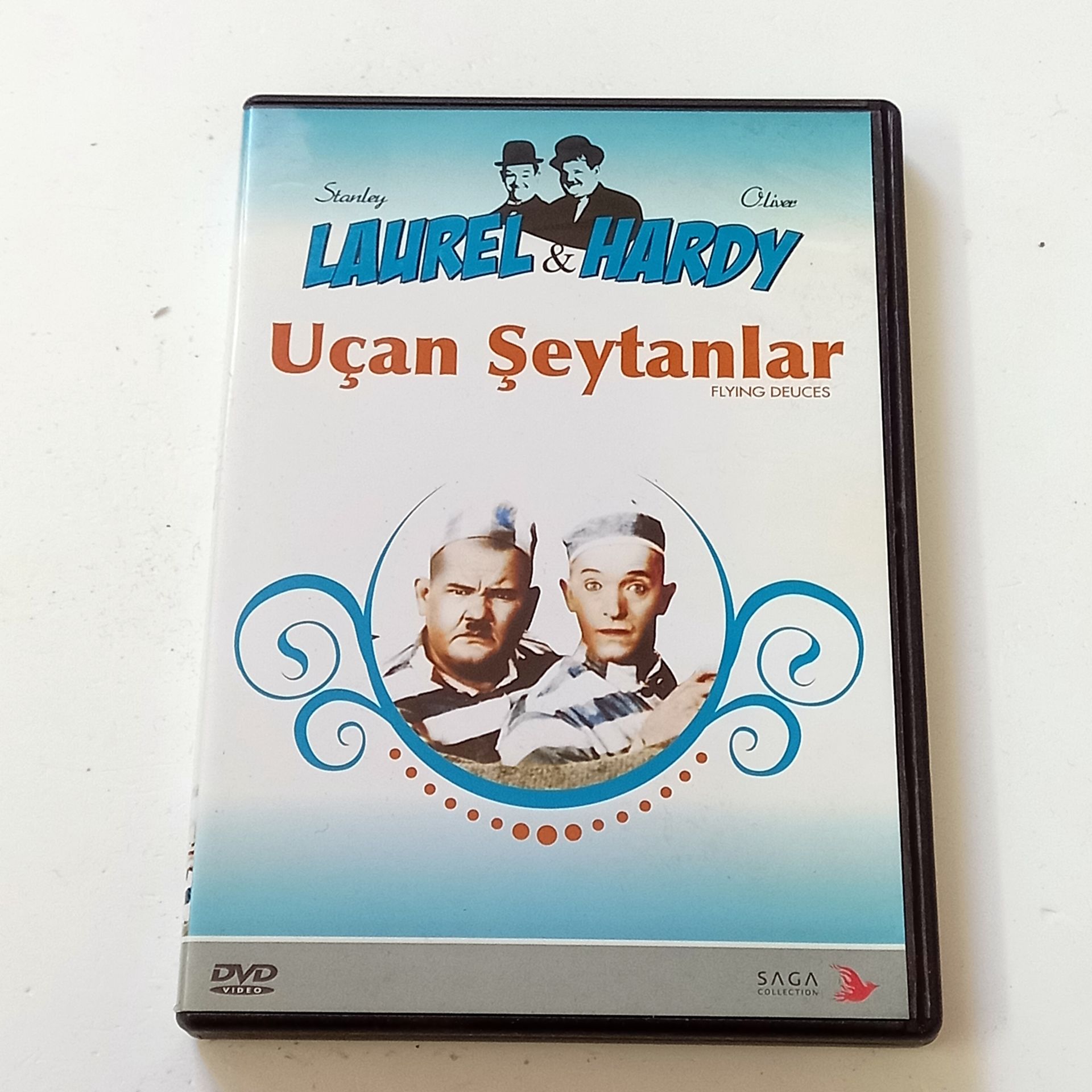 UÇAN ŞEYTANLAR - FLYING DEUCES - STANLEY LAUREL, OLIVER HARDY - DVD 2.EL