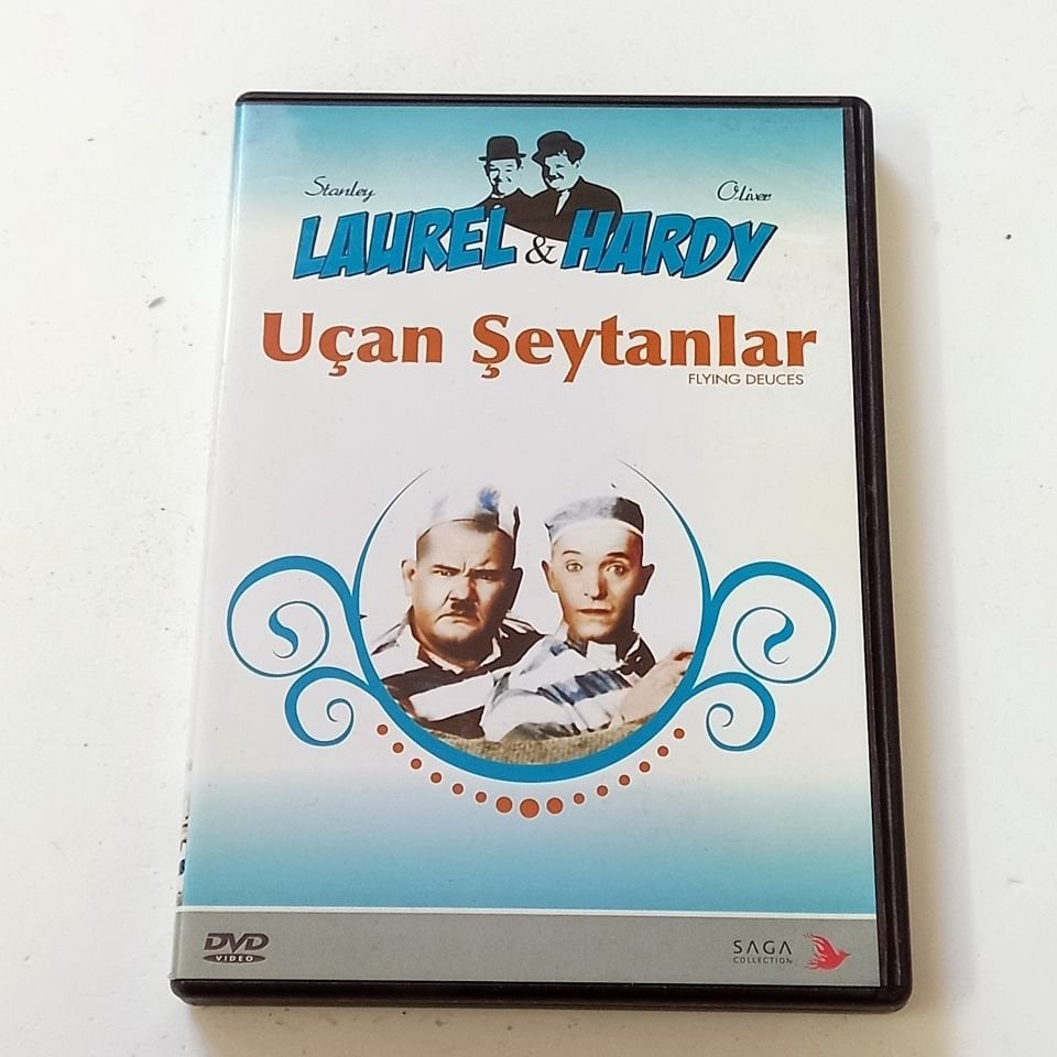 UÇAN ŞEYTANLAR - FLYING DEUCES - STANLEY LAUREL, OLIVER HARDY - DVD 2.EL