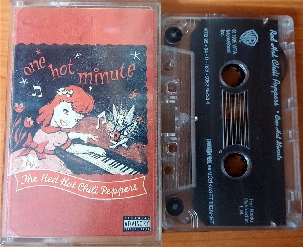 RED HOT CHILI PEPPERS - ONE HOT MINUTE (1995) BALET CASSETTE MADE IN TURKEY ''USED''