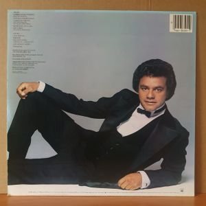 JOHNNY MATHIS - DIFFERENT KIND OF DIFFERENT (1980) - LP 2.EL PLAK