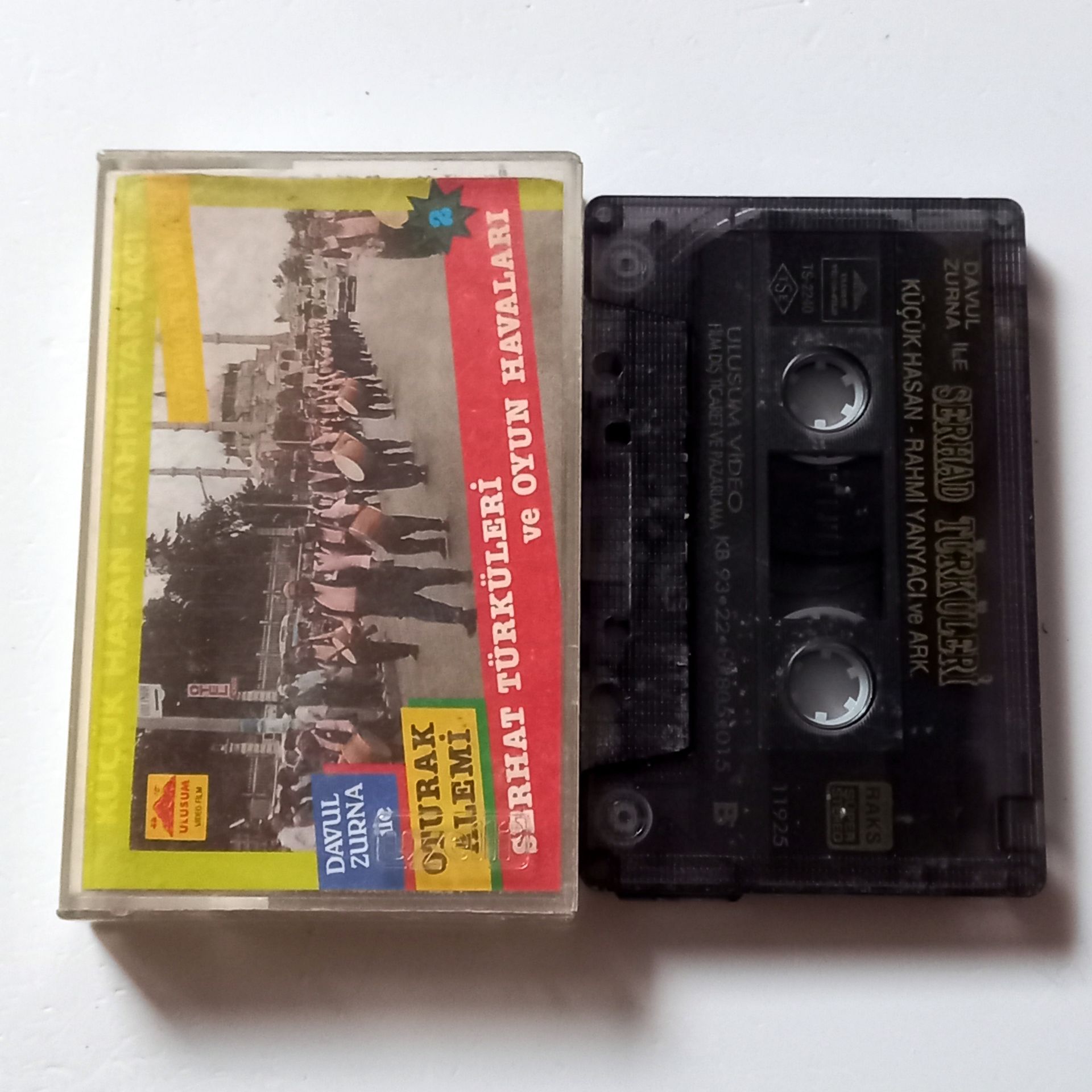 KÜÇÜK HASAN RAHMİ YANYACI VE ARKADAŞLARINDAN SERHAT TÜRKÜLERİ VE OYUN HAVALARI (1993) - KASET 2.EL