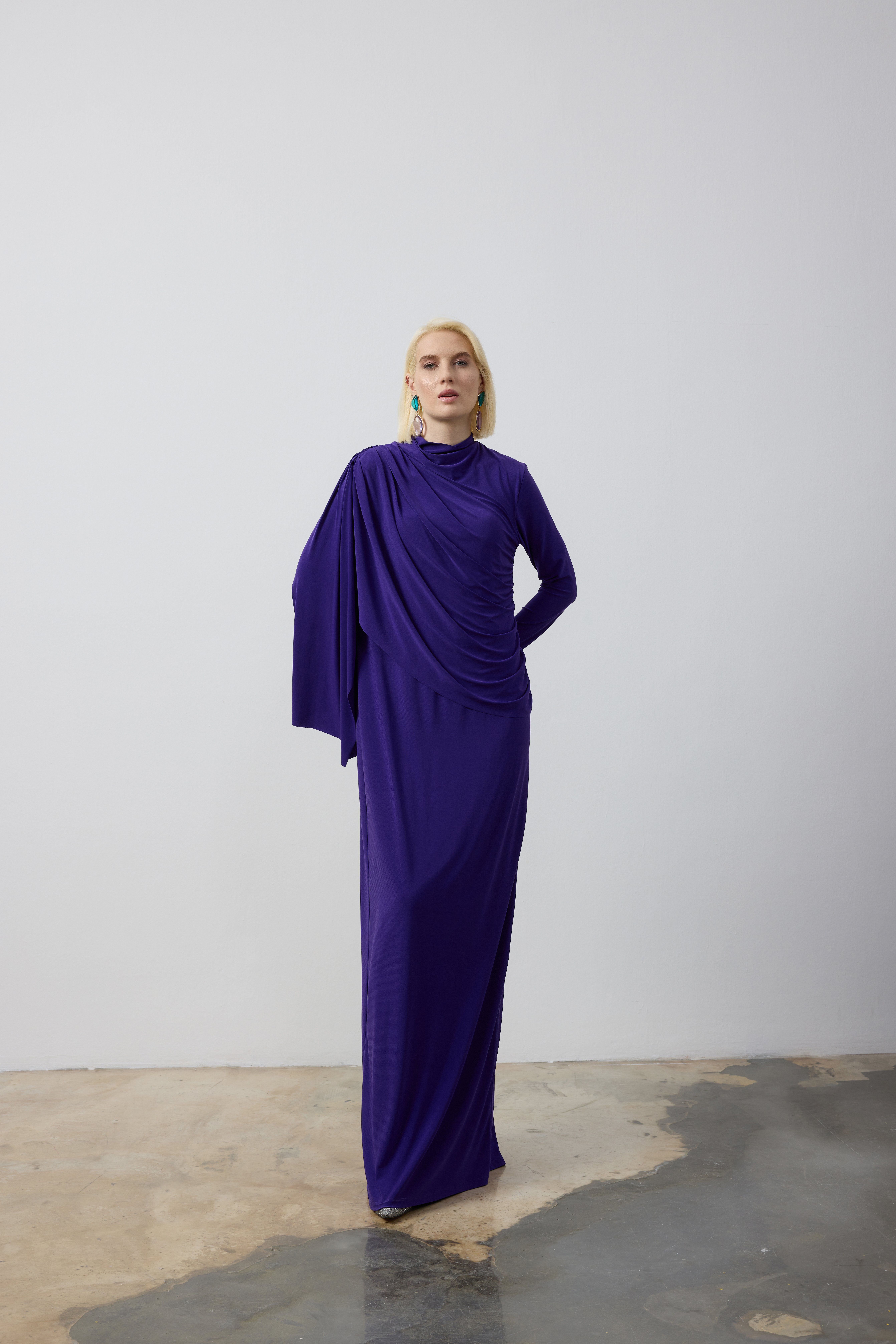 DRAPE VE ŞAL DETAYLI ELBİSE 44