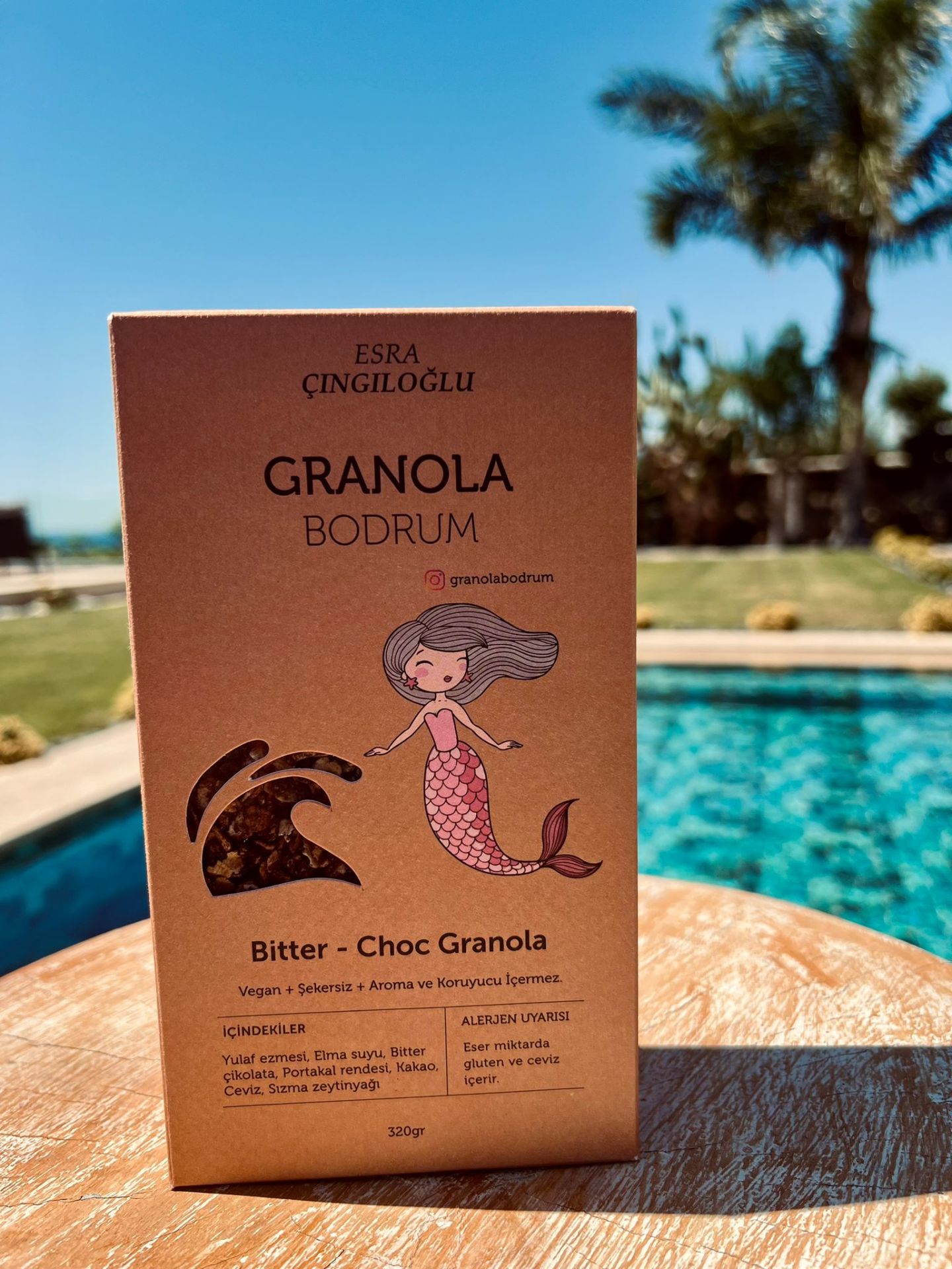 BITTER CHOC GRANOLA