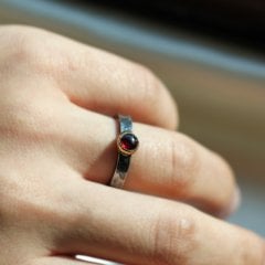 Vega Serisi Garnet Doğaltaşlı Gümüş Yüzük