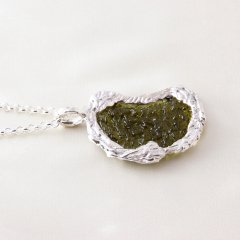 Ay Model Moldavit Doğaltaşlı Gümüş Kolye M2