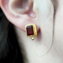 Dublet Garnet Taşlı Minimal Gümüş Küpe
