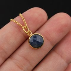 Adeline Serisi Safir Doğaltaşlı Minimal Gümüş Kolye