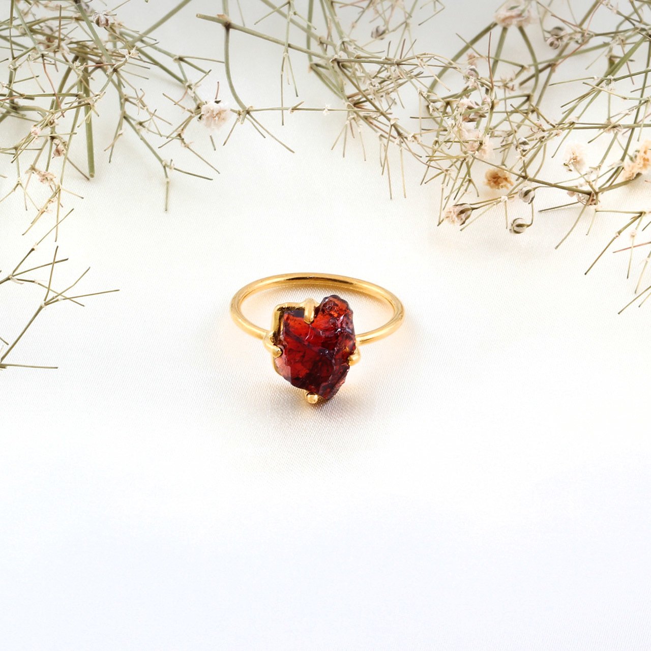 Garnet Ham Doğaltaşlı Tırnaklı Gümüş Yüzük