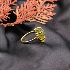 Peridot Ham Doğaltaşlı Tırnaklı Gümüş Yüzük
