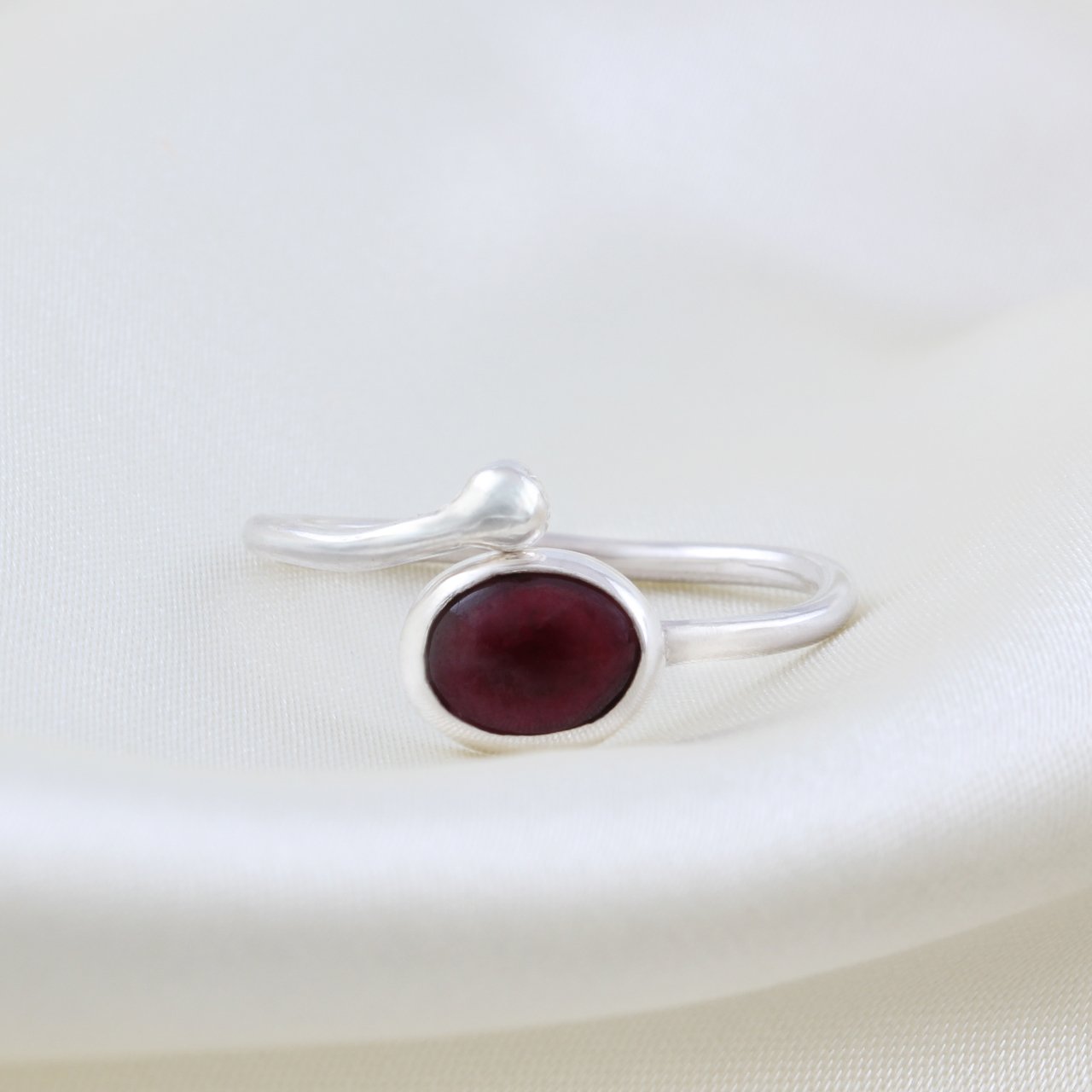 Garnet Doğaltaşlı Minimal Yüzük