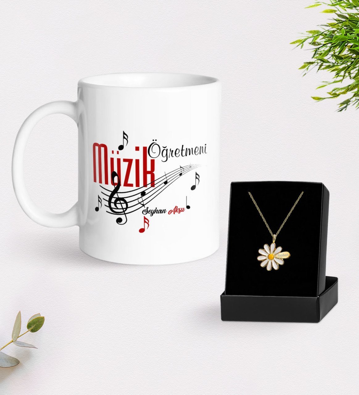 Kişiye Özel Müzik Öğretmeni Beyaz Kupa ve Papatya Kolye Hediye Seti