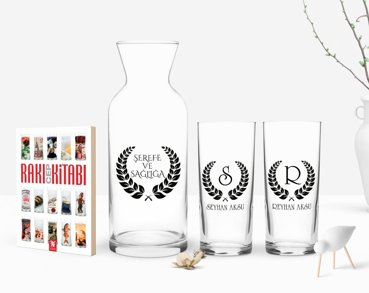 Kişiye Özel Renkli Baskılı Çelenk Baş Harfli İsimli İkili Rakı Bardağı Karaf ve Cep Kitabı Hediye Seti-1