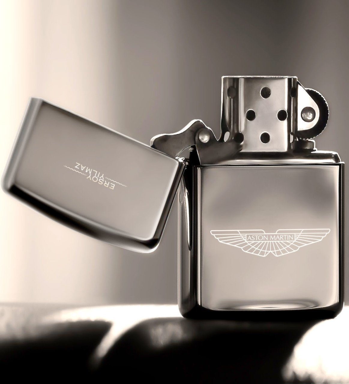 Kişiye Özel Aston Martin Benzinli Gümüş Gri Metal Çakmak
