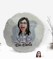Kişiye Özel İsimli Kadın Doktor Karikatürlü Yuvarlak Dekoratif Kırlent Yastık-1