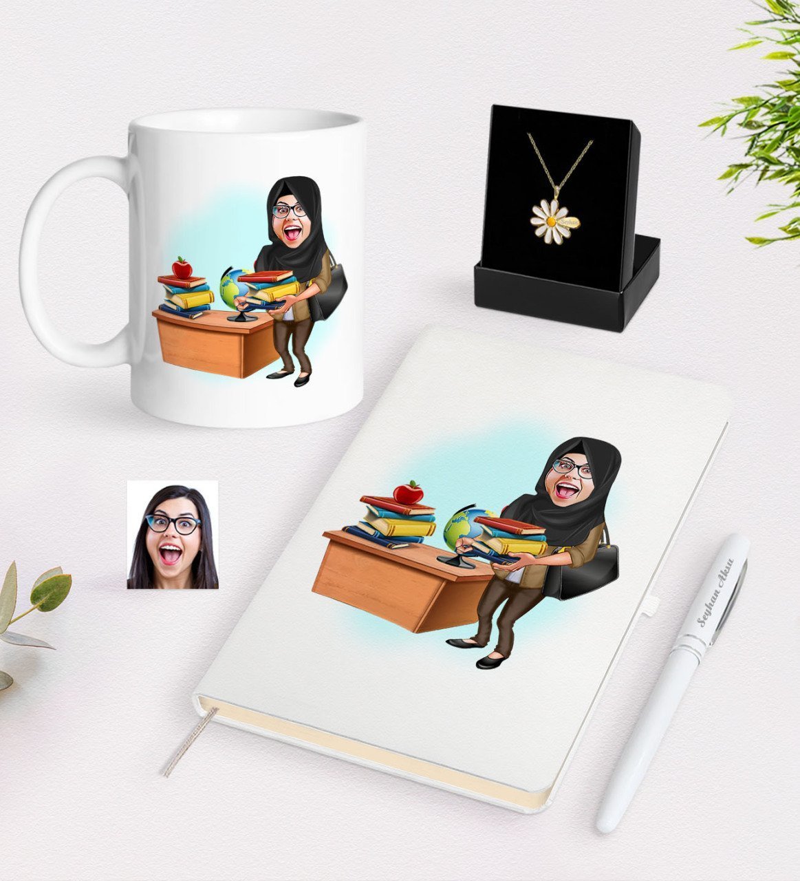 Kişiye Özel Bayan Öğretmen Karikatürlü Beyaz Kupa Defter Kalem ve İsimli Papatya Kolye Hediye Seti-8