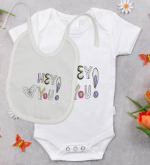 BK Kids Hey You Tasarımlı Bebek Body Zıbın ve Mama Önlüğü Hediye Seti - Model 1