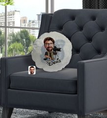 Kişiye Özel İsimli Erkek Fotoğrafçı Karikatürlü Yuvarlak Dekoratif Kırlent Yastık-1