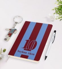 Kişiye Özel Bordo-Mavi Tasarımlı İsimli Defter kalem ve Formalı Metal Anahtarlık Model 1