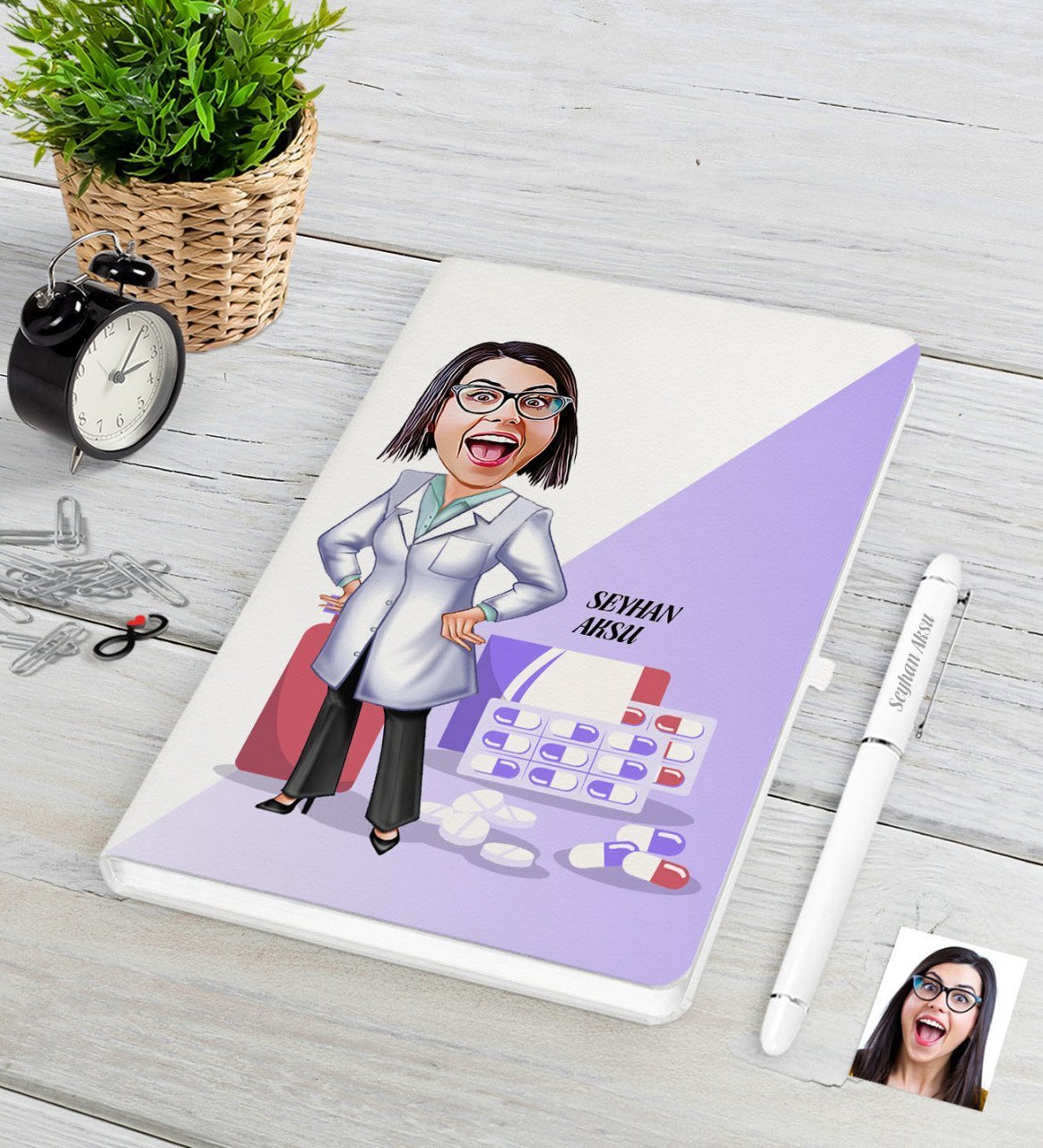 Kişiye Özel Bayan Eczacı Karikatürlü Beyaz Defter Kalem Seti-3
