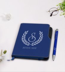 Kişiye Özel Çelenk Baş Harfli İsimli Lacivert Termo Deri Defter Kalem Seti-3
