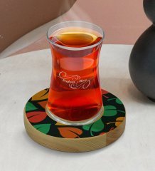 Kişiye Özel Yapraklar Tasarımlı Doğal Ahşap Tabaklı Heybeli Çay Bardağı Model 7